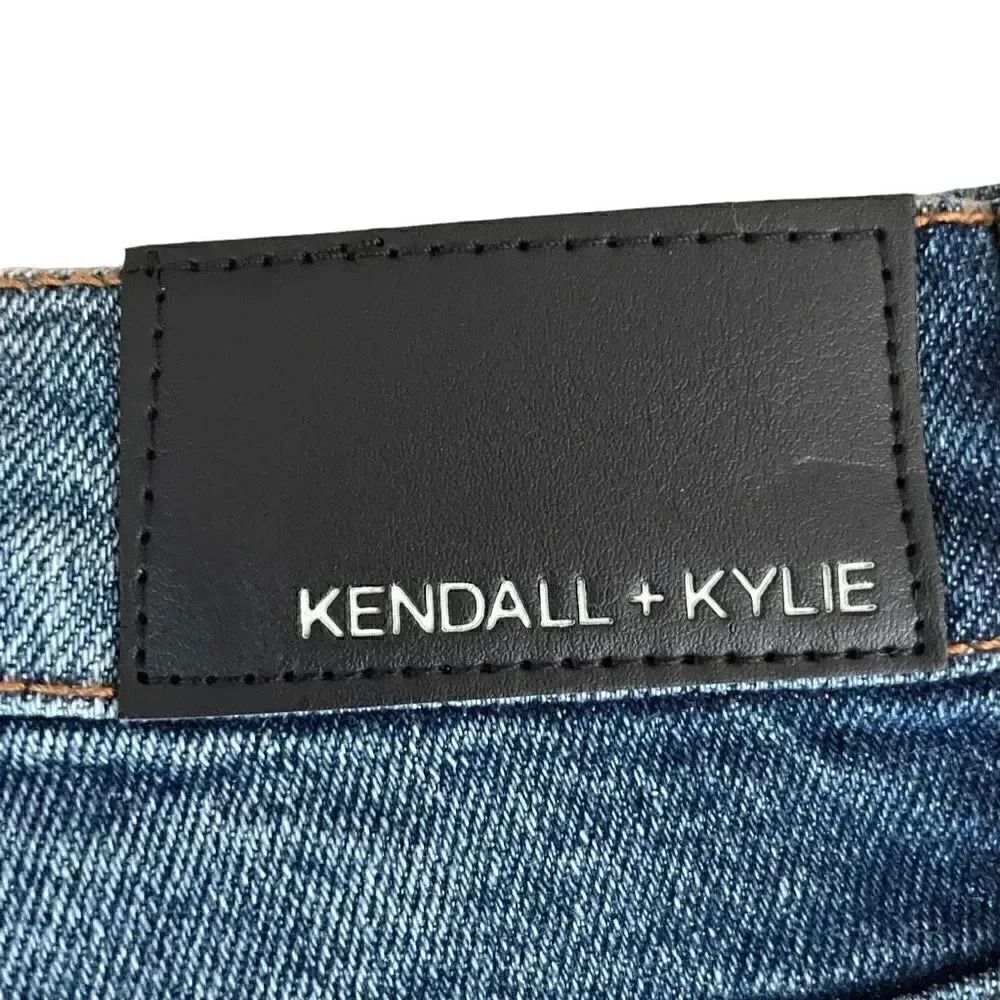 Kendall & Kylie The Icon Short High Rise Cotton Blend Denim Blue Sz 5/27 #1185 — image 6 of 8